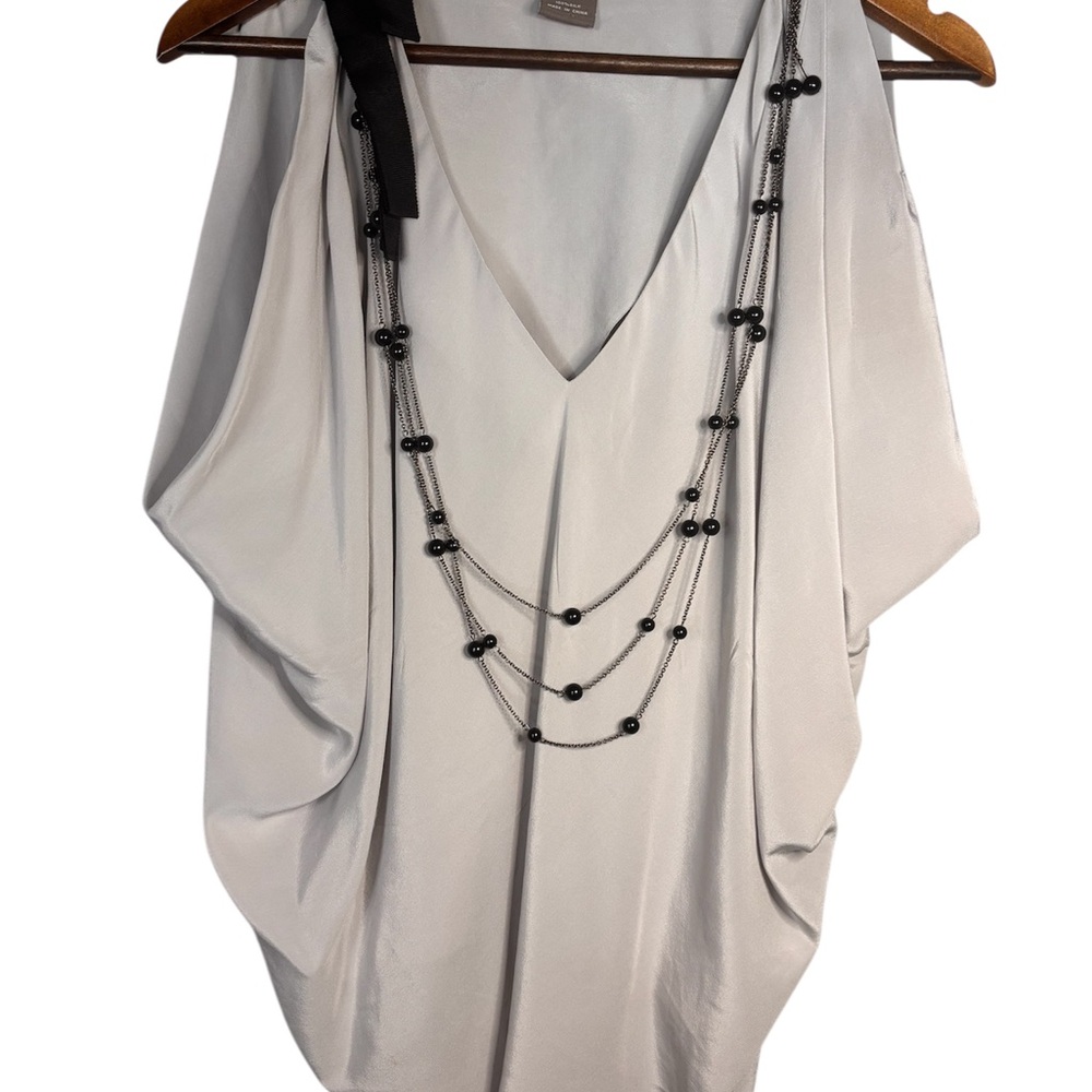 KENAR Elegant White Sleeveless Blouse with Necklace